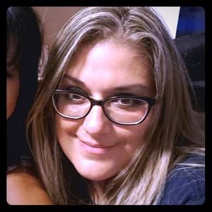 Meet your Posher, Leticia